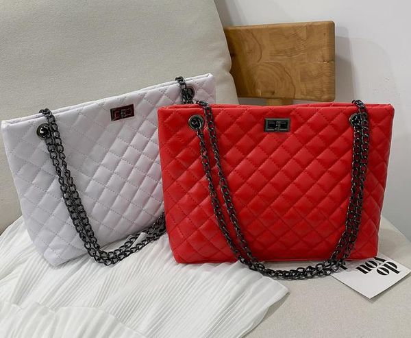 

designer shoulder bag decoration lock diamond shape female bag 2020 new chain large capacity bag selling