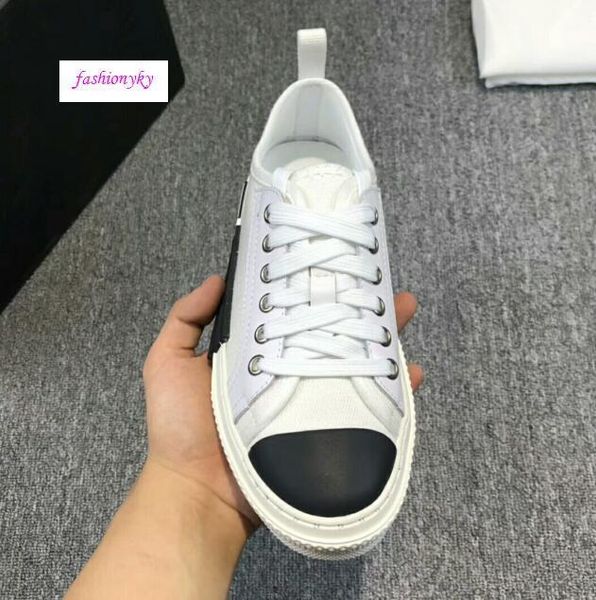 

limited cooperation b23 single m classic as the main vision, in the way of large-area printing on the upper sweethearts shoes size 43, Black