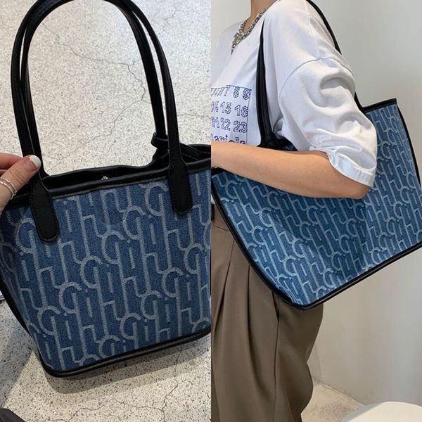 

canvas large capacity women's hand canvas handbag high-end touch tote bag women's 2020 portable shoulder three-piece set