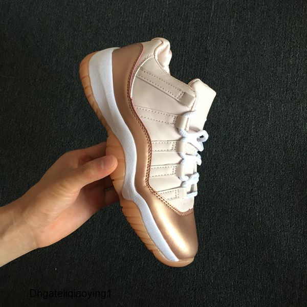 

wholesale 11 low rose gold women basketball shoes xi sports trainers sneakers girl outdoor with box size 36-40, Black