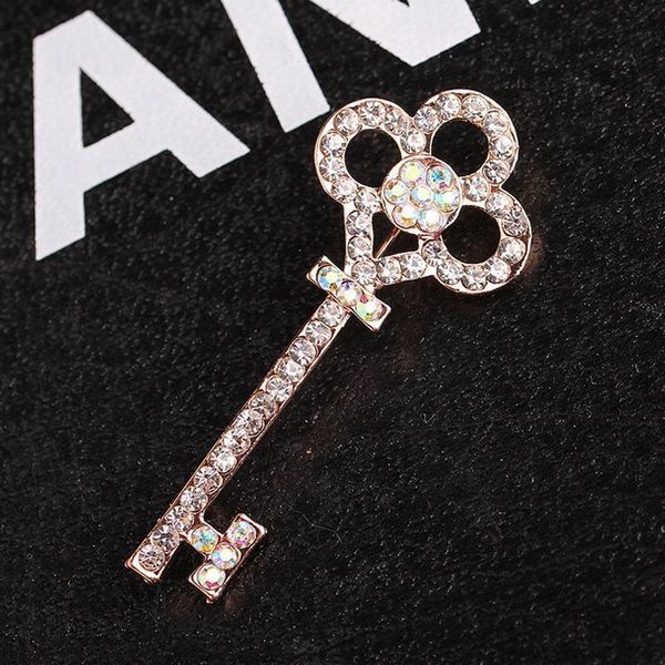 

женщины rhinestone key luxury брошь брошь дизайнер костюма отворотом pin мода ювелирные аксессуары с epacket доставка, Gray