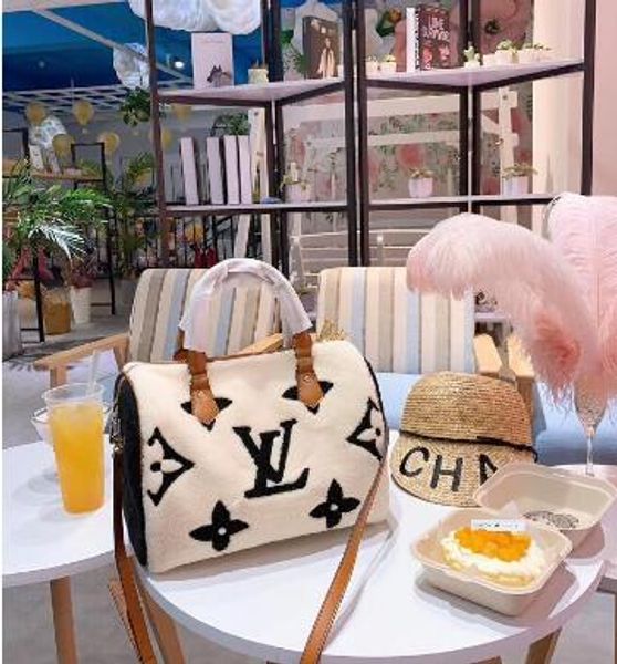 

fashion glitter pink letters waist bag shiny sequins girl speedy bag waterproof crossbody shoulder beach bag belt travel f11