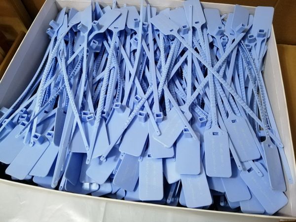 

2018 Cheap Wholesale Blue Tag Zip Tie Plastic Tag For Off shoes C.2018 Sneaker