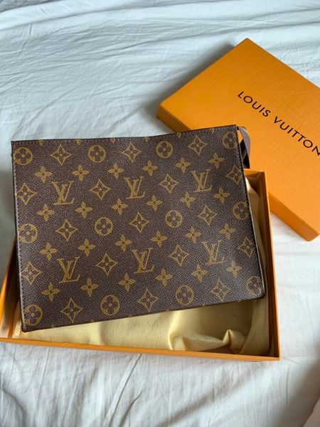 

Fashion Bags 2019 new arrival Fashion women punk backpack school Genuine Leather Waterproof Cosmetic Bags For Women + Dust Bag