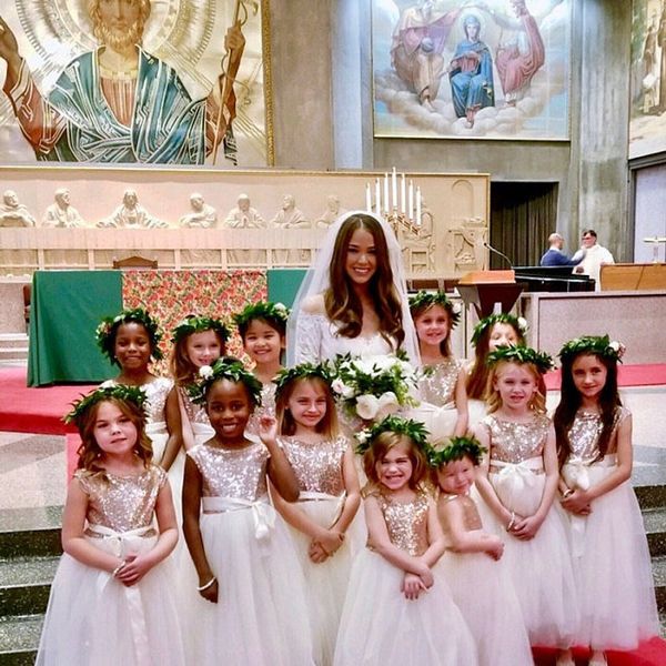Boho Roségoldenes Pailletten-Blumenmädchenkleid, langes weißes Tüllkleid für Kleinkinder, Teenager, Baby, Erstkommunion, Junior-Brautjungfer, Geburtstagskleid mit farbiger Schärpe
