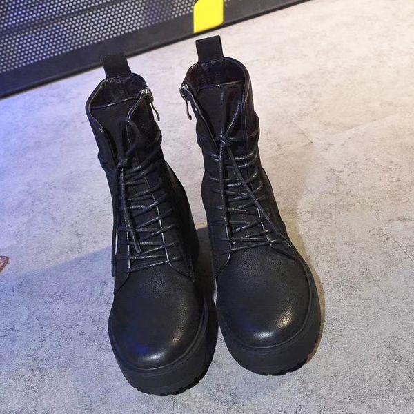 

2019 new women designer boots lace up fashion wild locomotive boot size us5-8.5 original packaging, Black