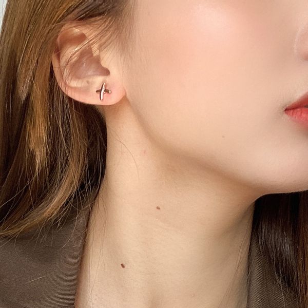 

s925 silver needle letter x earrings simple cabinet earrings personality design sense rose gold female instagram atmosp, Golden;silver