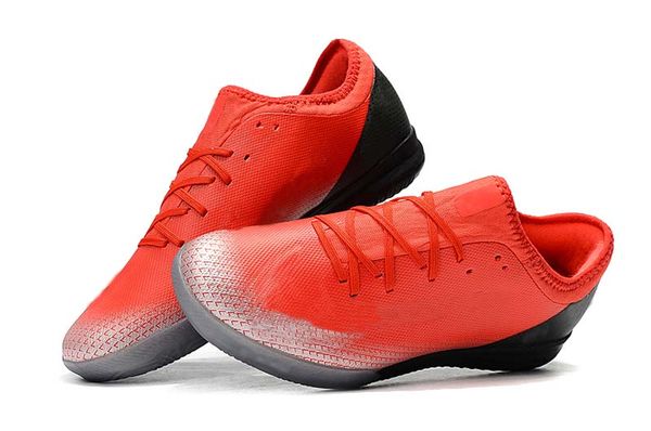 

2019 men knitted soccer shoes ic / tf soccer shoes pink low help football shoes