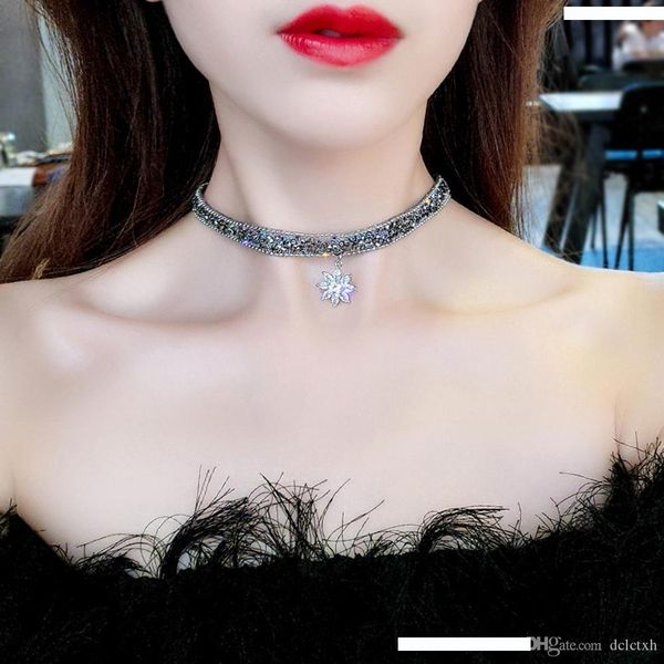 

korean version of the simple fashion broken diamond short necklace personality beautiful crystal flower diamond necklace female clavicle cha, Golden;silver