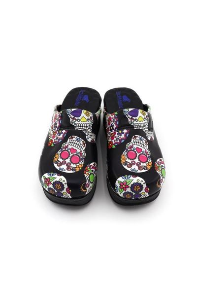 

skull and crossbones pattern air slippers, Black