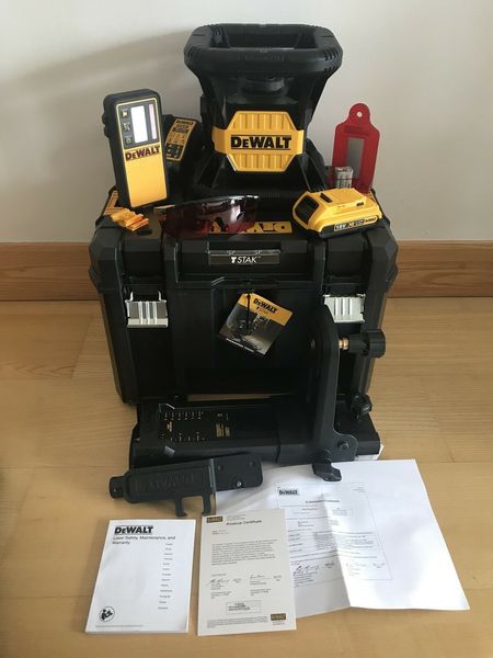 

Dewalt dce074d1r 18v xr elf leveling red rotary la er kit 457m detector