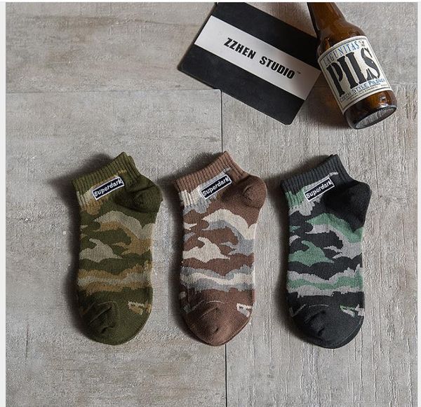 

new couple tide camouflage embroidered socks individual sports skateboarding socks, Black