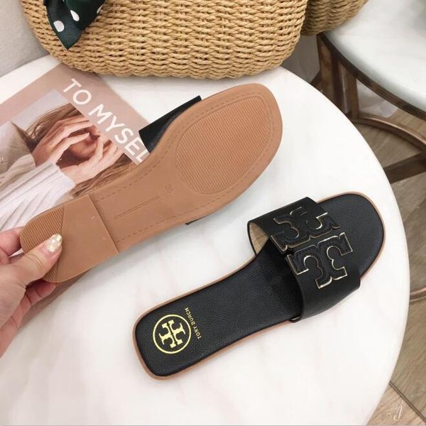 

2019 new fa hion tory brand women andal de igner hoe luxury lide ummer wide flat lippery with thick andal lipper flip flop