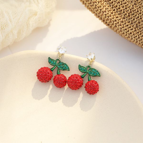 Moda-designer jóias mulheres brincos de morango 2019 Coreia Folha Frutas Pingente Brinco Red Cristal de Cristal