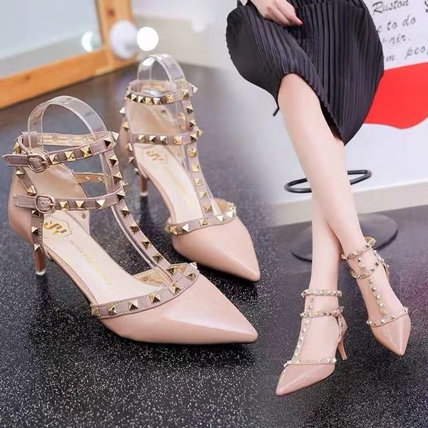 

2019 spring new pointy high heels fashion rivet sandals t type buckle shows thin women's shoes, Black