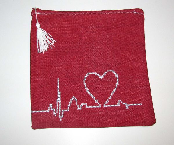 

pafuli handmade embroidery embroidered clutch bag heartbeat red