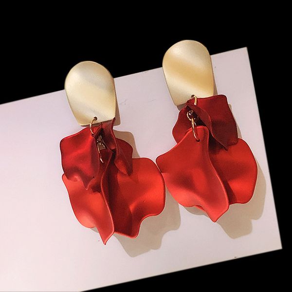 

dominated new 2019 fashion temperament women personality delicate design metal petals exaggerated long drop earrings jewelry, Silver