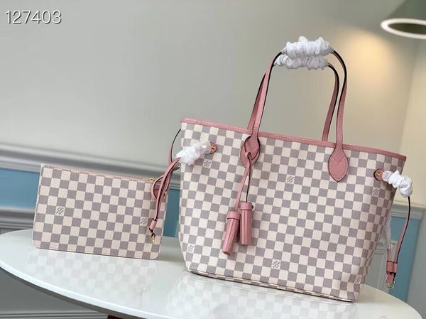 

2019 hot fashion men's and women's Messenger bag Messenger shoulder bag chain retro real leather M44363