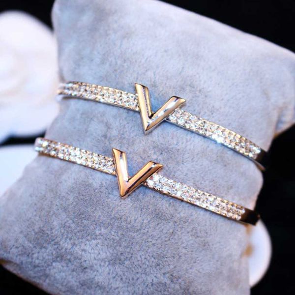

hight quality crystal v design bracelet letters bangle arm cuff bangles jewelry bracelets for women, Black