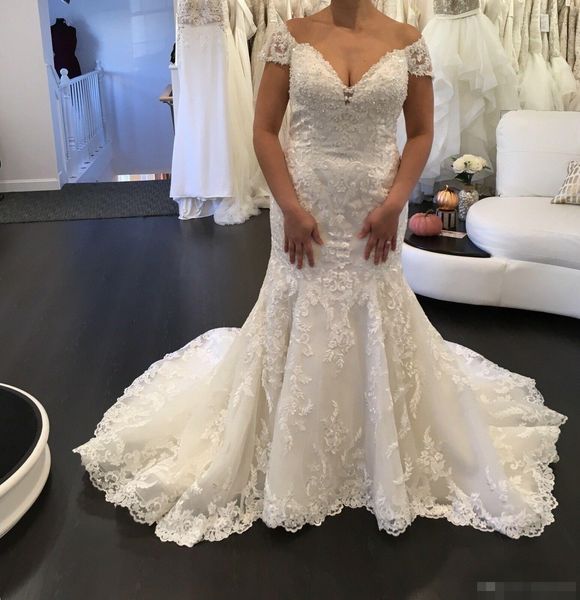 

2019 plus size mermaid wedding dresses lace applique v beck capped sleeves custom made beach sweep train wedding gowns, White