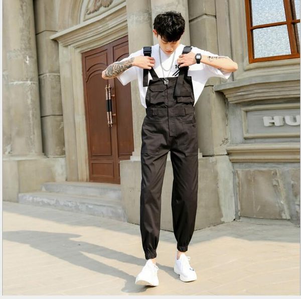 

2019 spring and autumn new hair stylist fashion susperden pants male korean version of the men's loose wild overalls pants, Black
