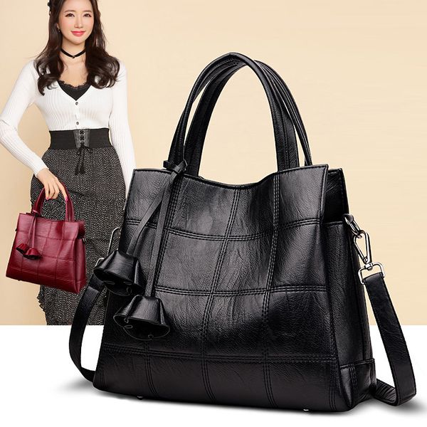 

2020 new soft leather women's bag fashion women's shoulder messenger bag large capacity hand