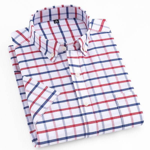 Standard-fit de manga curta Camisas de vestido de moda-Men remendo Peito bolso Verão Casual Sólidos / xadrez / listrado botões na gola cobre a camisa