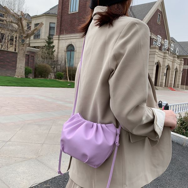 

2020 new shoulder bag women's casual fashion korean version of the simple solid color fold