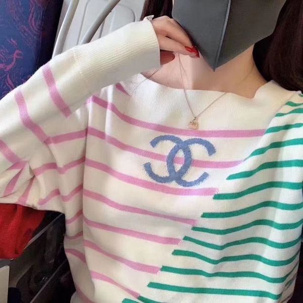 

the new women's striped single-letter knitwear for early spring 2020 is of high quality, White;black