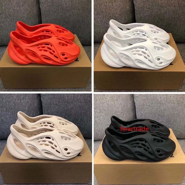 

foam runner kanye west clog sandal triple black white red sand fashion slipper women mens tainers designer beach sandals slip-on 36-44