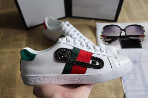 

original box new designer mens shoes with women luxury designer sneaker man casual ace shoes green red stripe 35-47, White;red