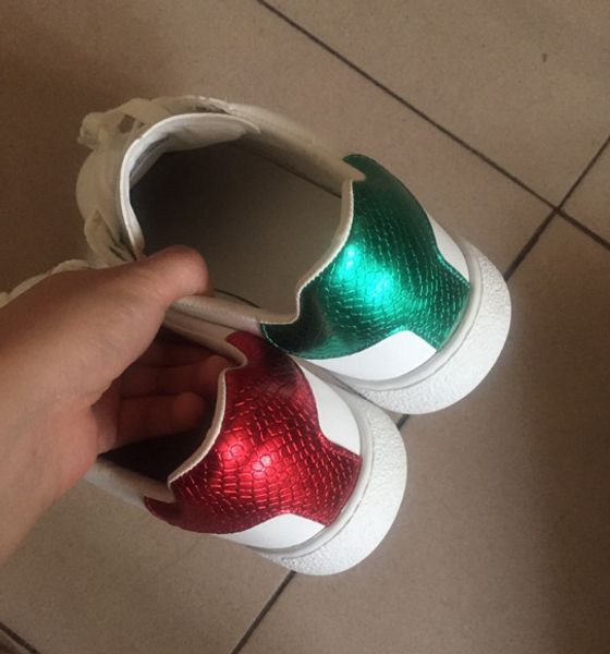 

2020 designer low white leather ace bee embroidery casual shoes fashion luxury black white sneakers for mens womens skateboard shoes