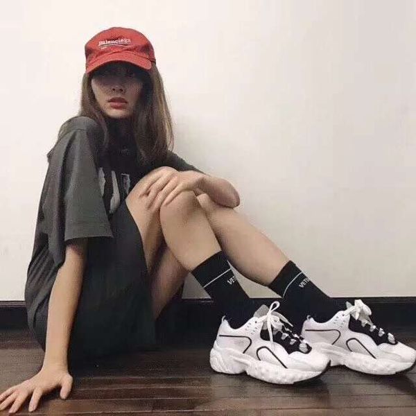 

2017 Акне Манхэттен Мульти Замша Черный Белый Женщины Причинно-Следственная Обувь