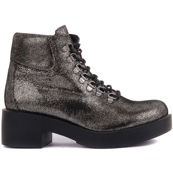 

moxee-silver color women 's boots, Black