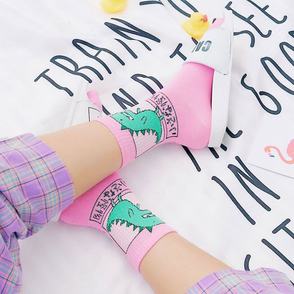 

лето harajuku мультфильм женщины динозавр узорчатый милый смешной динозавр хипстер скейтборд девушки хлопчатобумажные носки современный твор, Black;white