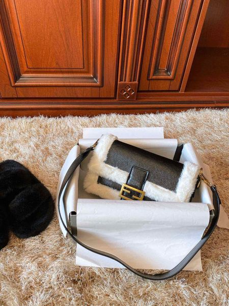 

2020 new fashion bags shopping party charm wild shoulder bagzumz, Black