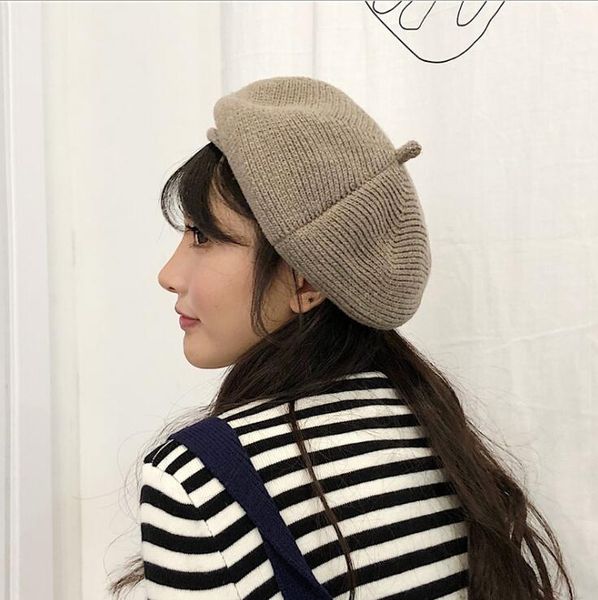 Японский стиль нить вязаная шляпа 7 цвет женские береты сплошной шапочки растягивающиеся плоская шляпа стильные трилби кепки зима теплые открытый шляпы свободный корабль