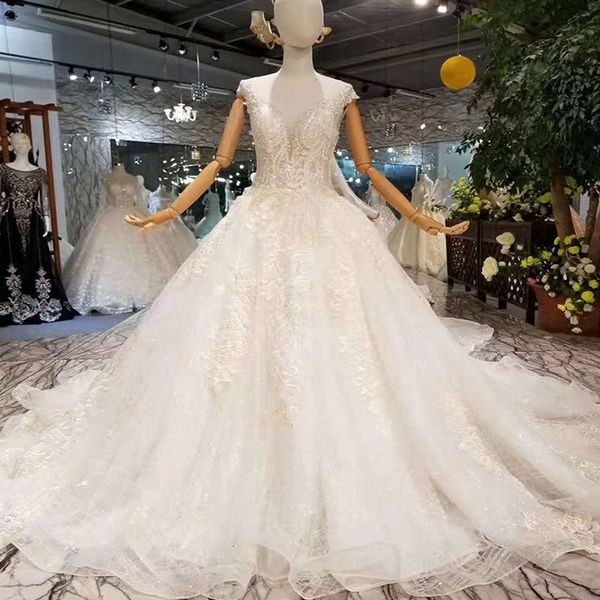 

простые свадебные платья 2019 новые fshion дизайн иллюзия o-образным вырезом cap рукавом свадебное платье съемный поезд оптовик discourt бес, White