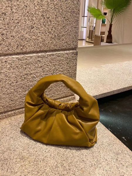 

2020 lady hobos shoulder pouch women genuine baby-sheep skin leather soft handbag kintting big size bag croissant shape fashion magnet 40cm