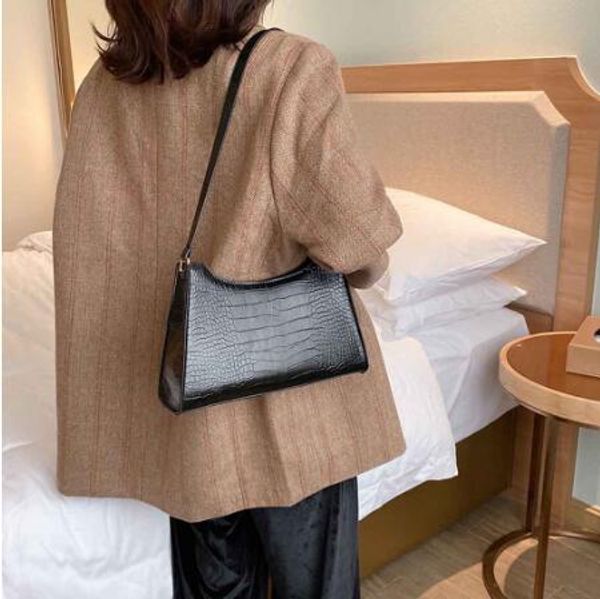 

2020 women crocodile bag bolsas luxury designer handbags ladies leather handbags stone messenger purse retro baguette tote bags