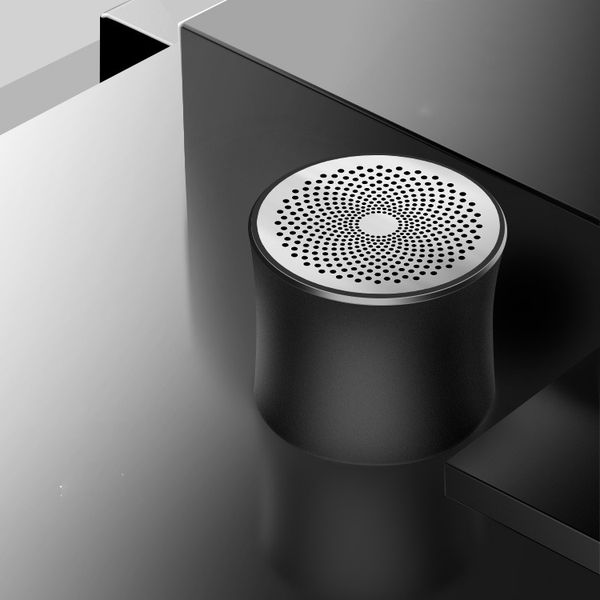 

2019 tws bluetooth speaker new private model metal portable card small audio e-commerce gift customized speaker logo a2 ing