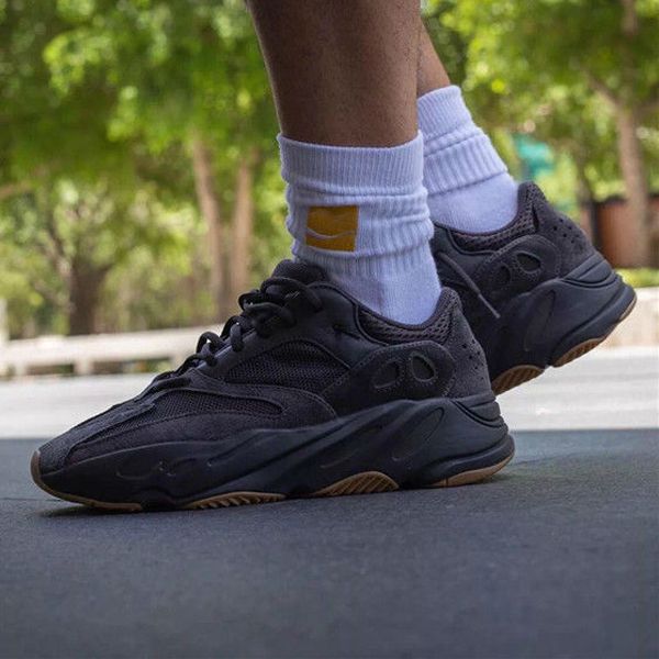 

2020 kanye west 700 v2 tephra vanta wave runner triple black 3m reflective men woman designer running shoes sports sneakers