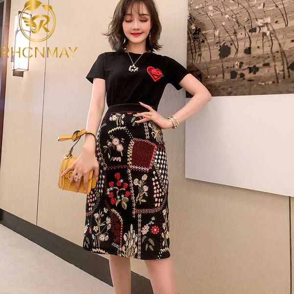 

2020 new arrival women short sleeve love black t-shirt + embroidery flowers skirt 2pcs sets vintage high waist skirt set, White