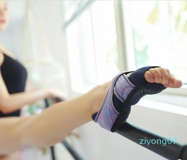 

yoga shoes women's soft bottom air yoga socks silicone anti-skid yoga shoes thermal training dancing pilates z07, Black;yellow