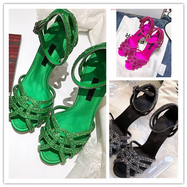 

Женщины на высоких каблуках свадебное платье обувь знаменитые сексуальные женск