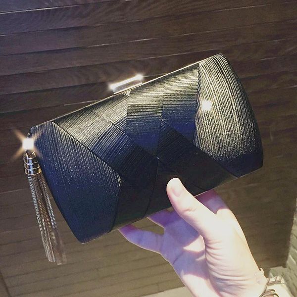 

2019 fashion dinner clutch bag woven chain ladies banquet tassel bag wild shoulder diagonal small square female