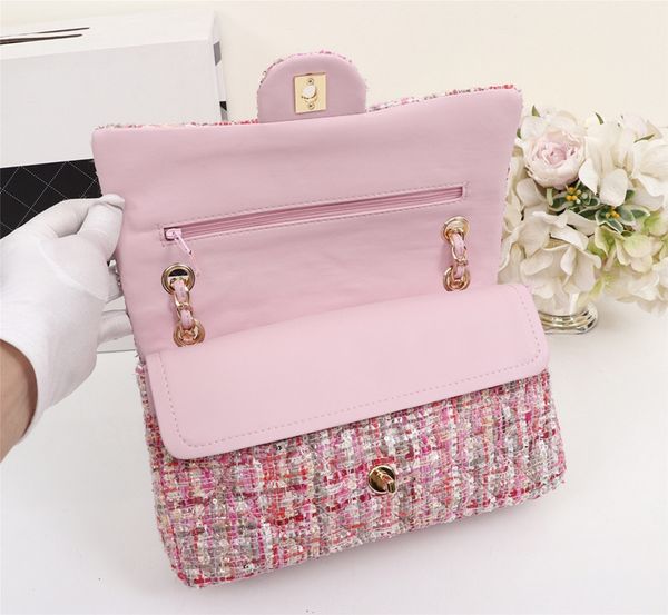 

2020 classic bags, perfect workmanship, perfect softness, lines light and comfortable