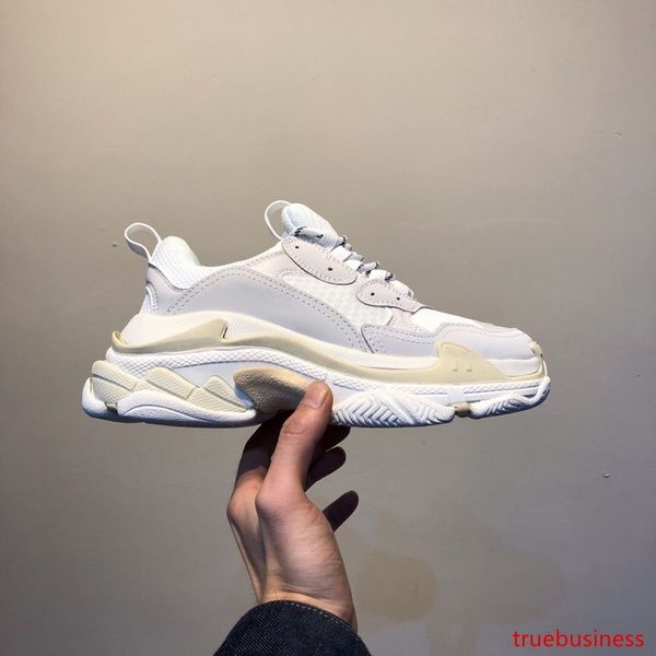 

2019 мужская мода triple-s папа повседневная обувь 17fw бежевый черный дешевые спортивные женщины толстым дном дизайнер triple s обувь разме