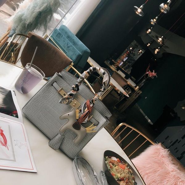 

2019 нова мода наплене ђмки епи мђжкие и женкие клаиекие ђмки вокое к