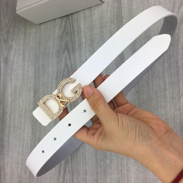 

в 2020 году новый стиль женской моды будет принимать все виды высококачественных аксессуаров ремни, новый кожаный пояс для мужчин будет коро, Black;brown